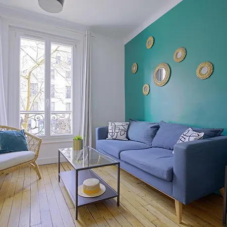 Luxury In The So Chic 16th District Apartment